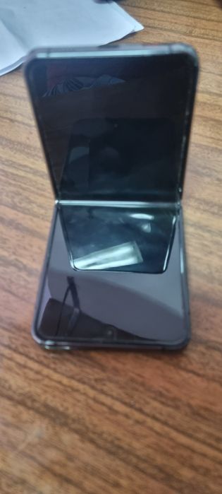 Samsung Z Flip 4 Avariado