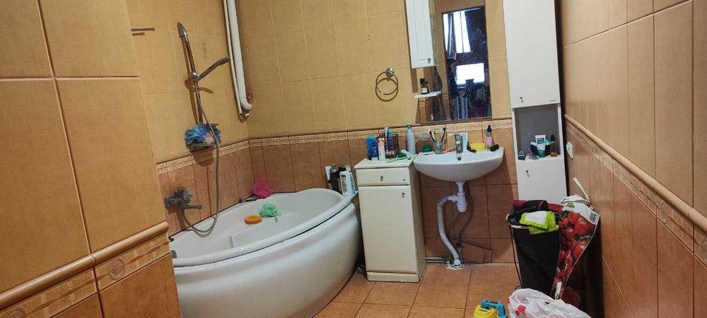 Сдам дом с гаражом подвалом