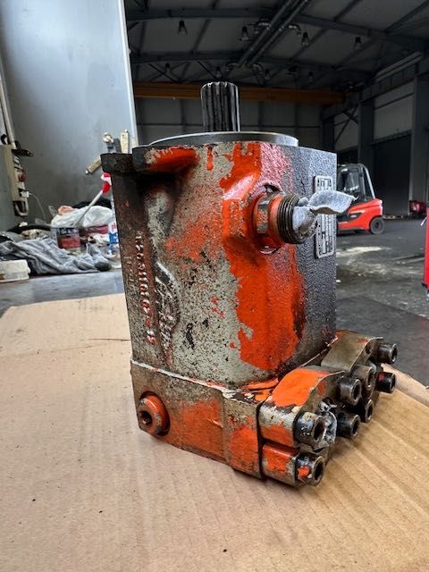 silnik hydrauliczny linde MMF 35 DO koparki