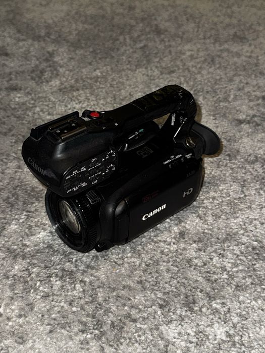 Canon XA30 + Fisheye Realm 43mm + Adapter + 3 Baterie