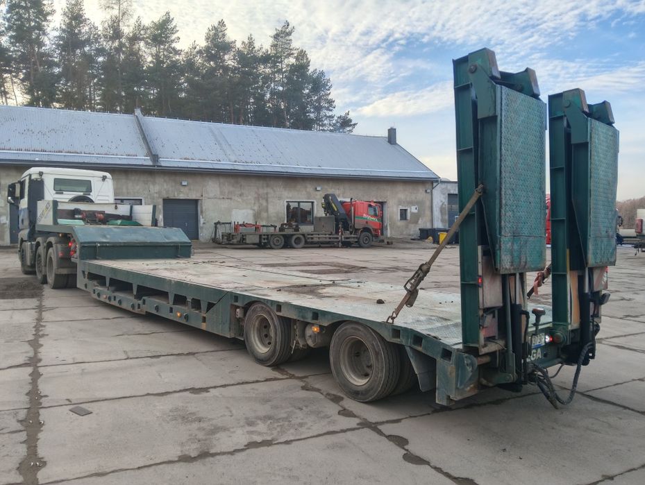 Usługi dźwigowe Hds 40 t relokację maszyn przemysłowych transport