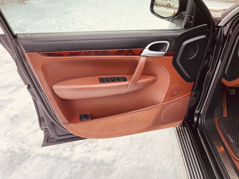 Porsche Cayenne 93т.км. Без подкрасов. Идеальный.