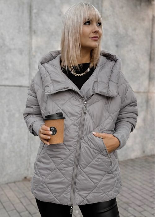 Śliczna pikowana krótka kurtka w liliowym kolorze 38 (M)