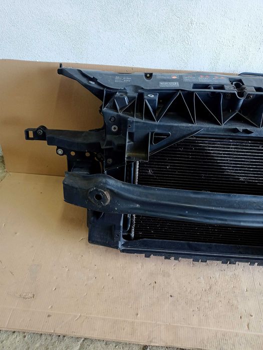 Seat Altea 1.9 TDI BXE pas przedni wzmocnienie przód przednie belka