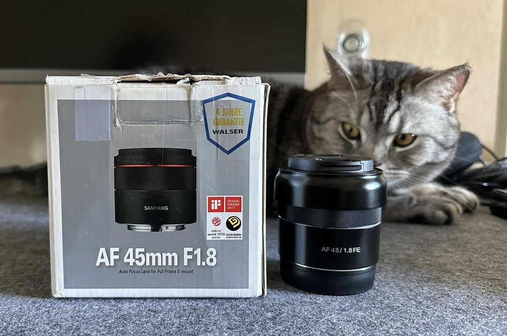 Об'єктив Samyang AF 45mm 1.8