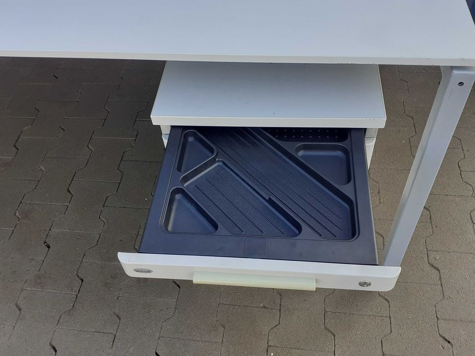 Biurka regulowane VS  biale 180x90