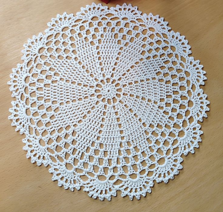 Серветка ажурна в'язана гачком Для інтер'єру подарунок як декор