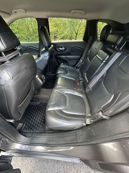 Продам Jeep Cheeroki kl. 2016