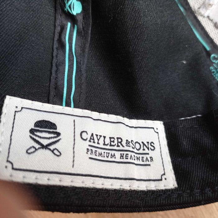 Cayler & Sons Aloha Czapka z daszkiem bejsbolówka unisex haft hologram