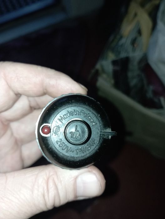 Предохванитель автоматичнский резьбовой УХЛ 4