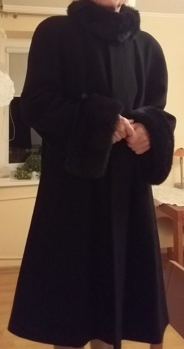 Płaszcz damski elegnacki czarny Saska