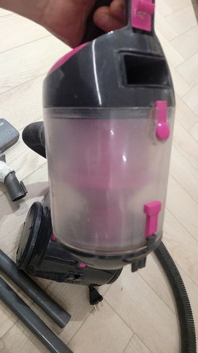 Пылесос проходят пилевсмоктувач SATURN  безмішковий  робочий  495 грн