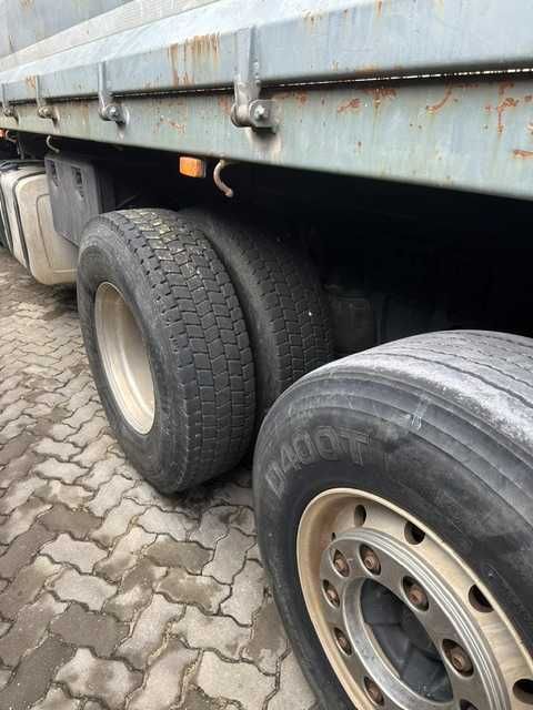 Volvo Fm 12  410 cv  pesada caixa automática com báscula tribasculante e grua