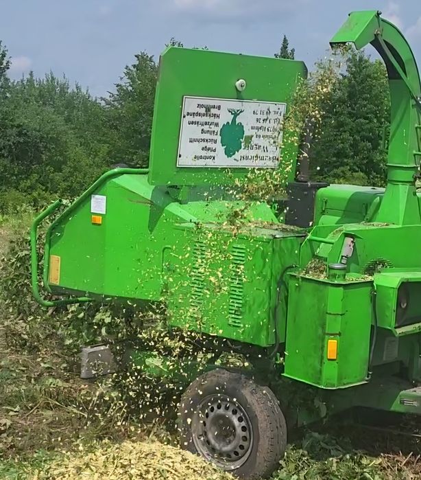Дробилка, подрібнювач деревини, шредер,(измельчитель), дизель