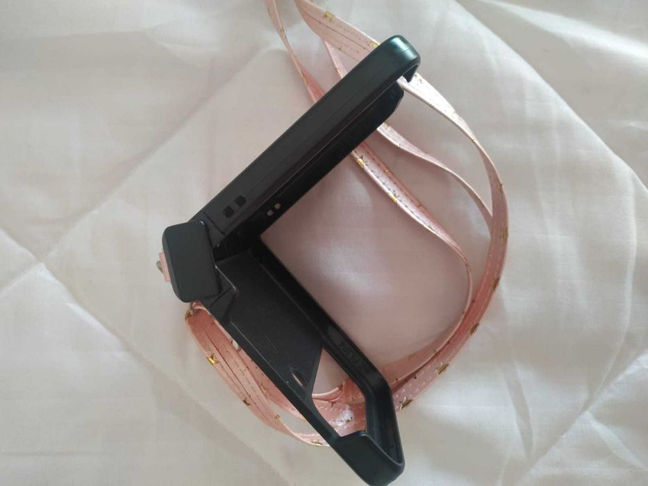 Capa Rosa com Estrelas Douradas para Samsung Galaxy Z Flip 4 – Nova64729671739139123