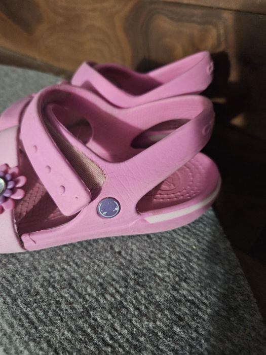 crocs  sandałki dziewczece 32 orginalne