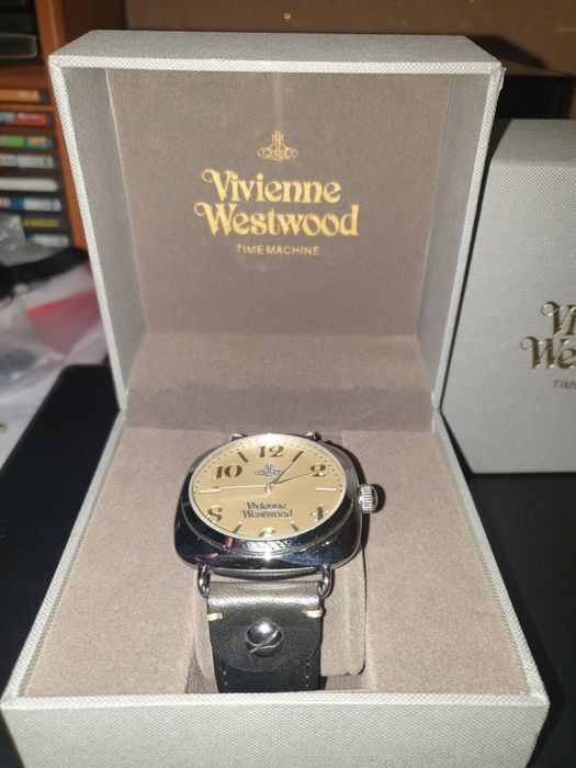 Продам часы Vivienne Westwood