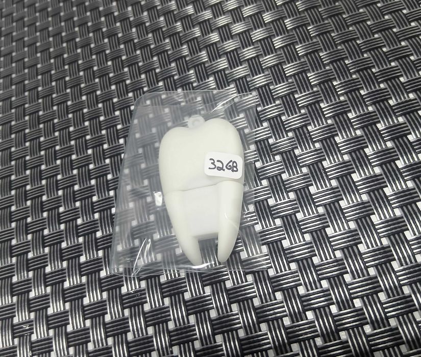 32GB Tooth Model USB Flash Drive Storage Device