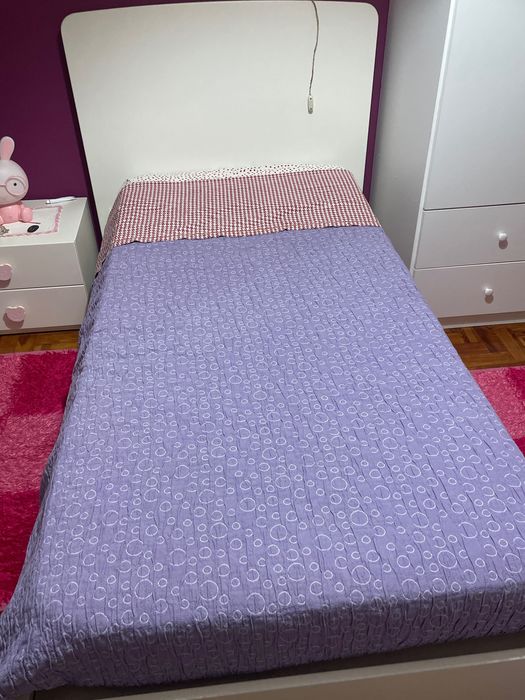 Cama individual com gavetão