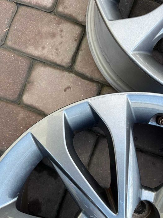 Oryginalne alufelgi Hyundai 5x114,3 16 cali Czujniki Tucson IX35