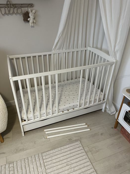 Łóżeczko 120x60  z materacem