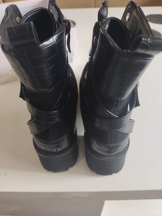 Sprzedam buty DeeZee