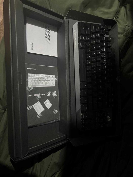 ASUS Rog Strix клавіатура