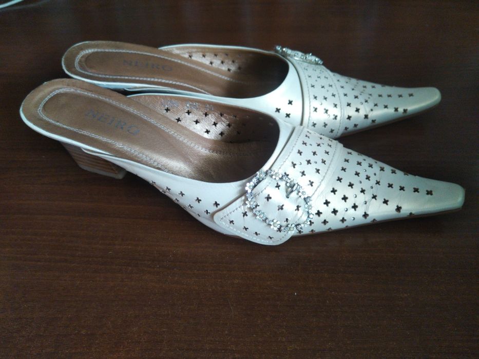 Сабо с длинным носком