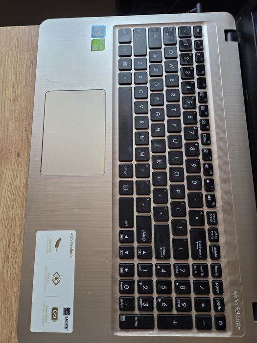 Laptop Asus R540U