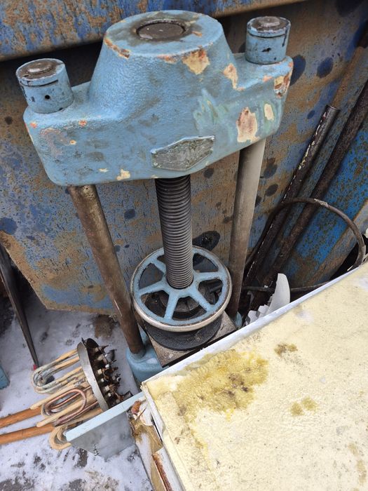 Продам прес винтовой