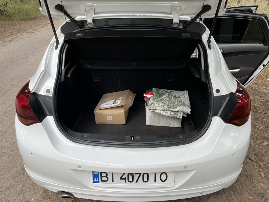 Opel astra j 2011