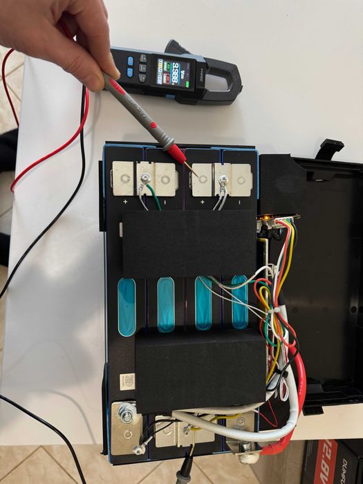 Гібридний інвертор EASUN POWER 2.2KW 12v 1800W + Lifepo4 12v 150 Ah