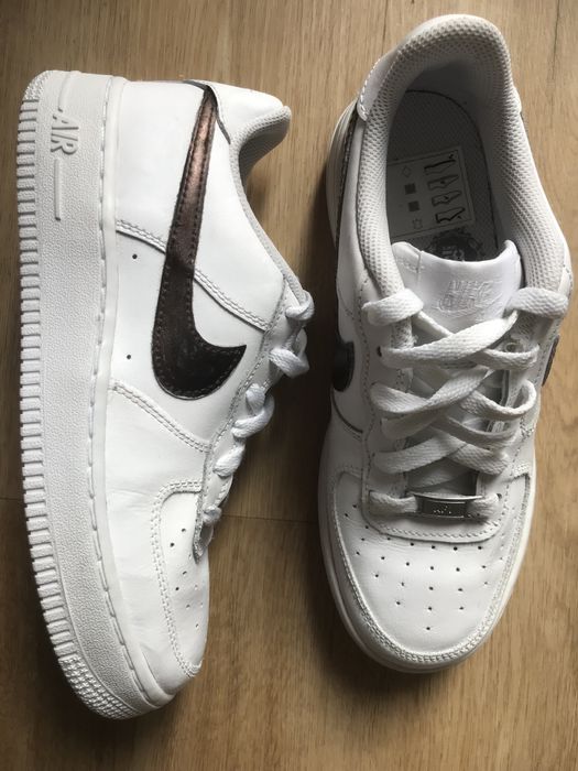 Кросівки унісекс 37р23см Nike Air Force 1 шкіра Найк Форс
