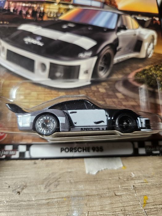 Hot wheels premium porsche 935
