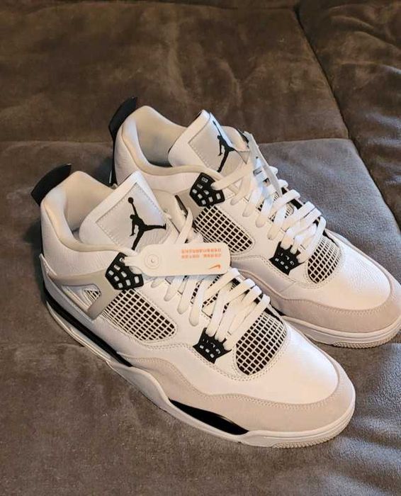 Jordan 4 Retro Military Black r.42