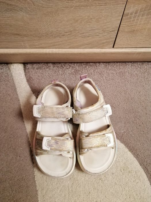 Віддам босоніжки для дівчинки 21см, р.32!