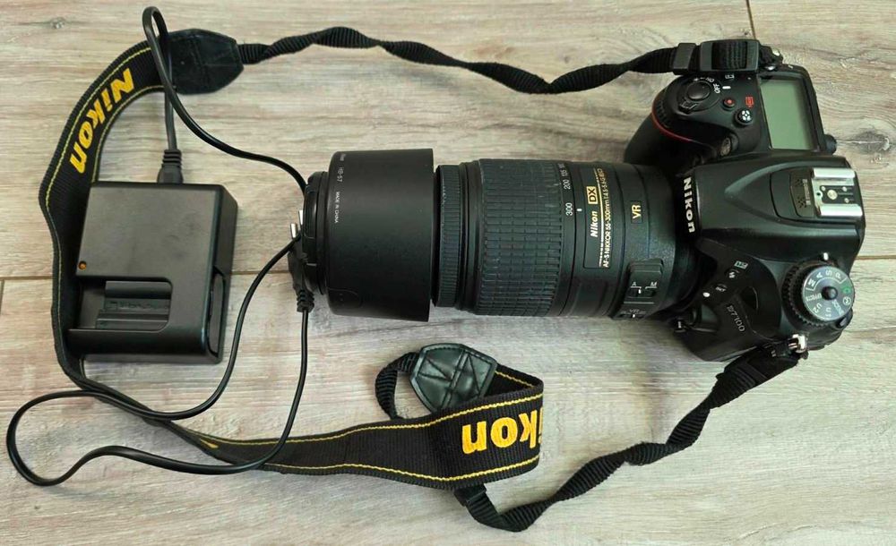 Фотоапарат Nikon D7100 + обʼєктив Nikon 55-300mm f/4.5-5.6 G ED