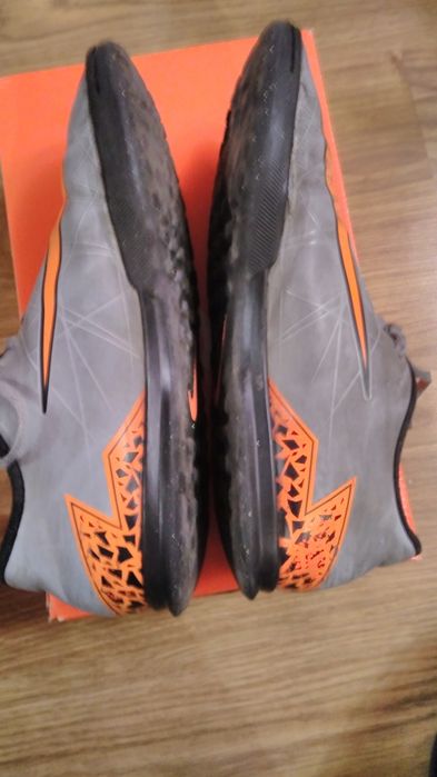Sprzedam buty turfy Nike Hypervenom r.38.5