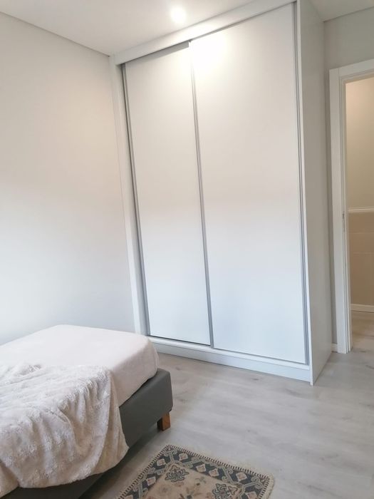 Aluga-se andar moradia T2