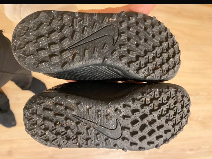 Ténis  Nike futebol sintetico 27,5