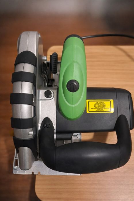 Продам новую циркулярную пилу Kawasaki  K-CS-1300