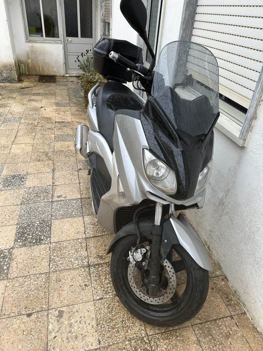YAMAHA xmax 250 como nova