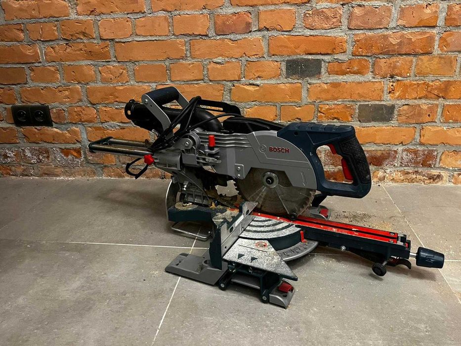 Bosch QCM 8SJL – piła ukośna