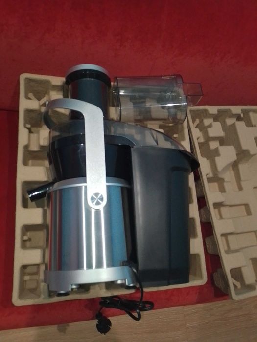 Соковыжималка TEFAL Большая ZE660D10