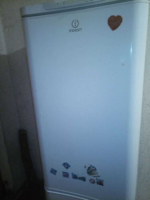 Холодильник indesit