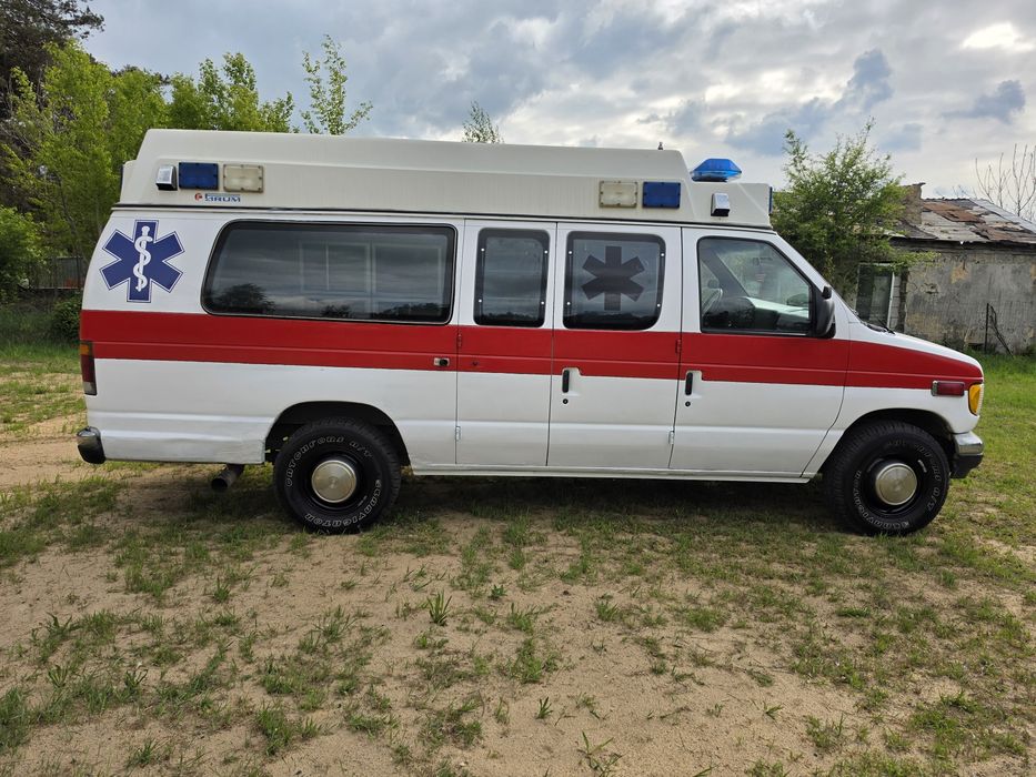 Ford e350 econoline karetka