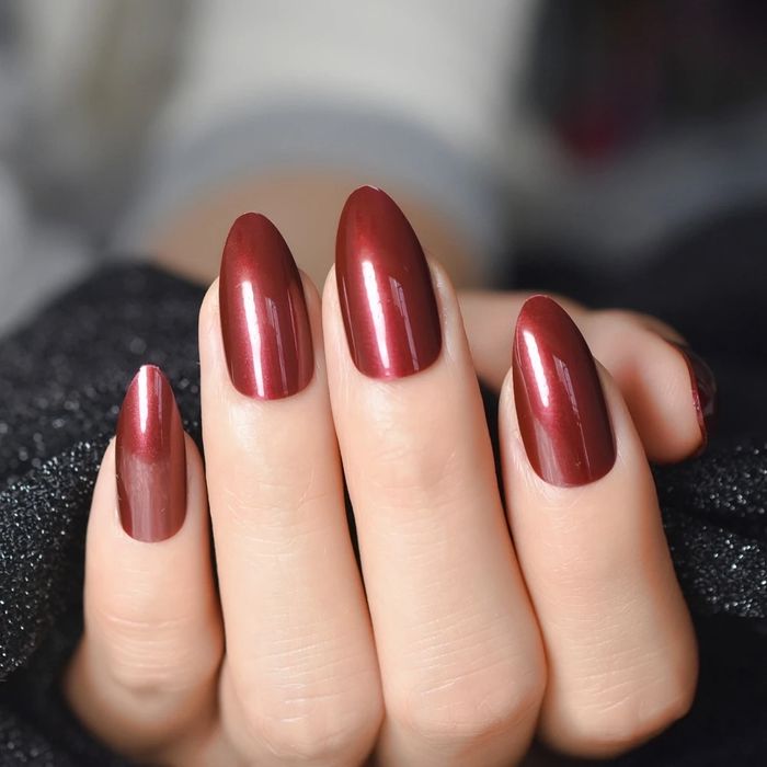 Tipsy żelowe paznokcie migdał brokat brąz