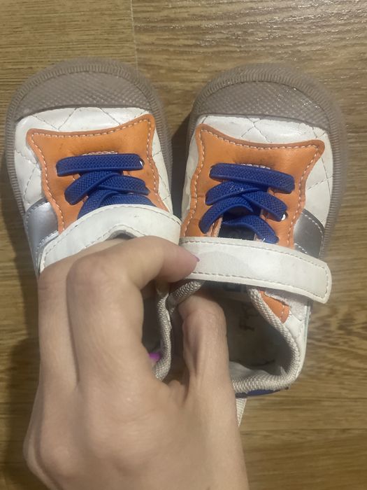 Продам кросівки дитячі 19 розмір