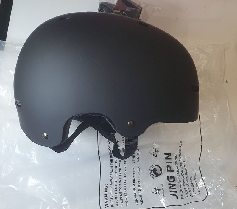 Kask rowerowy/ rolki/ deska/ hulajnoga rozmiar L 59-61 cm