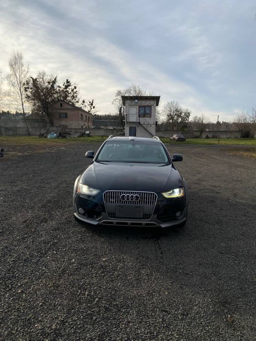 Розборка шрот Audi A4 B8 Allroad 12-16 рік USA бампер капот крило фара